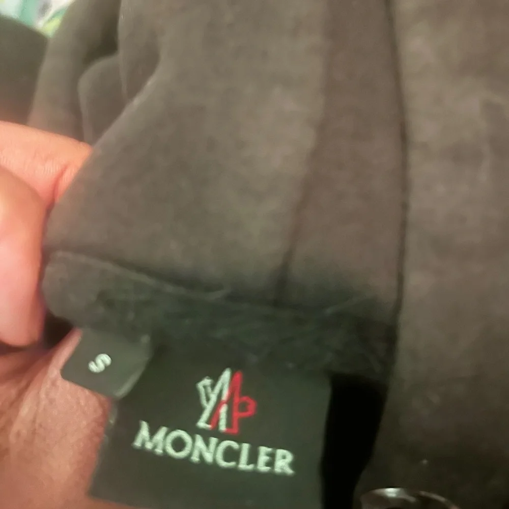 Moncler hoodie men, it does come with a tare near the pocket but can be fixed. - Picture 4 of 4